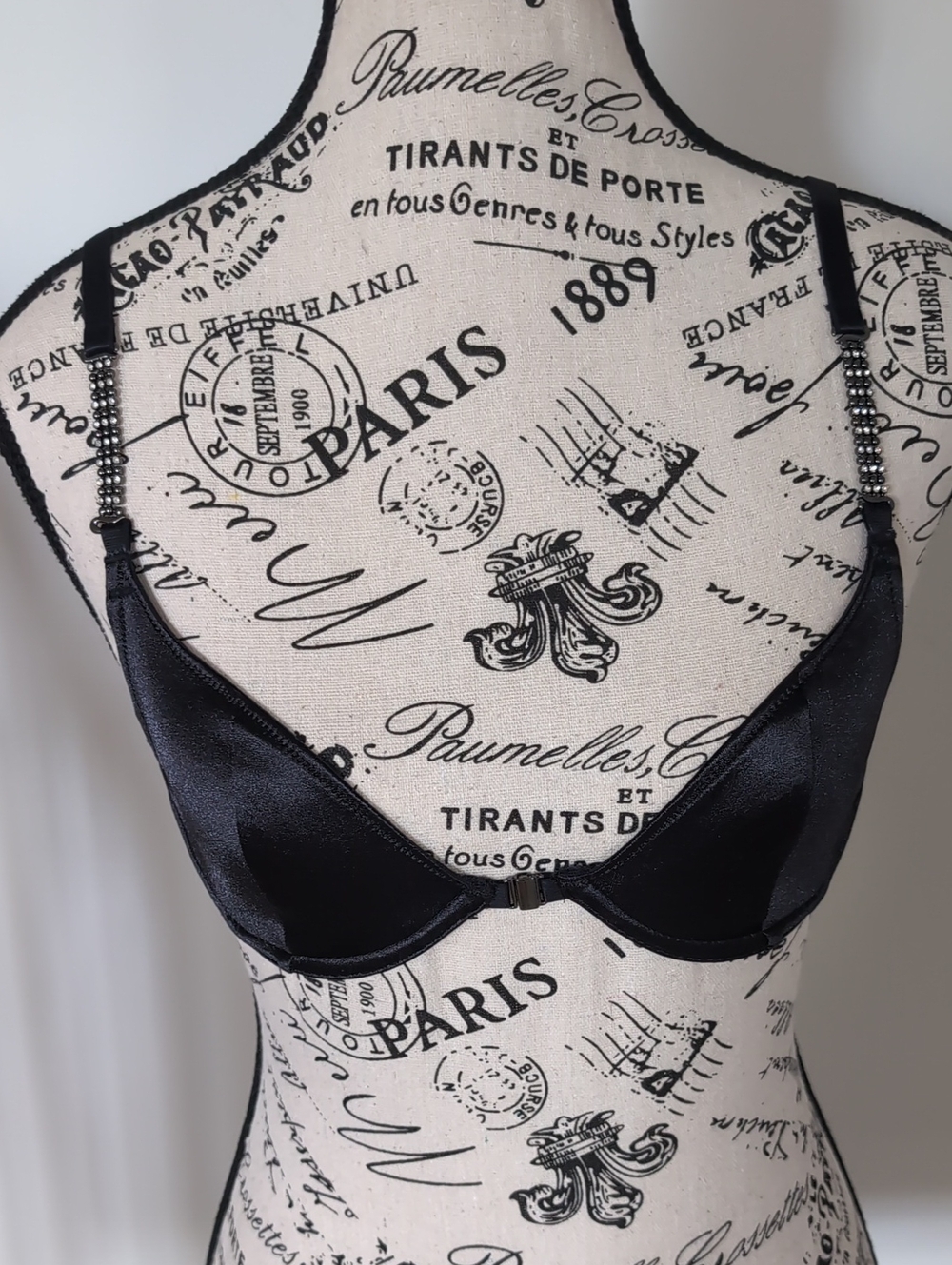 LA SENZA | Women's Smoulder Black Unlined Rhinestone Underwire Satin Bra